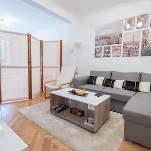 Vivid By Ndk And Vitosha Blvd With Free Secured Parking And Ac Apartment Sofia
