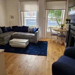 Hu1 Hull Centre Modern Wifi Bath H9 Apartment Kingston upon Hull
