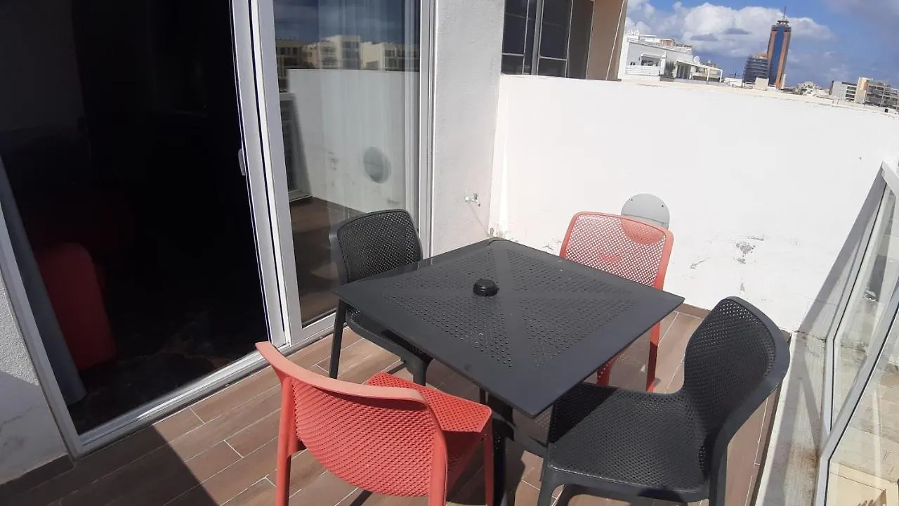 Hub Apartment San Julián Malta